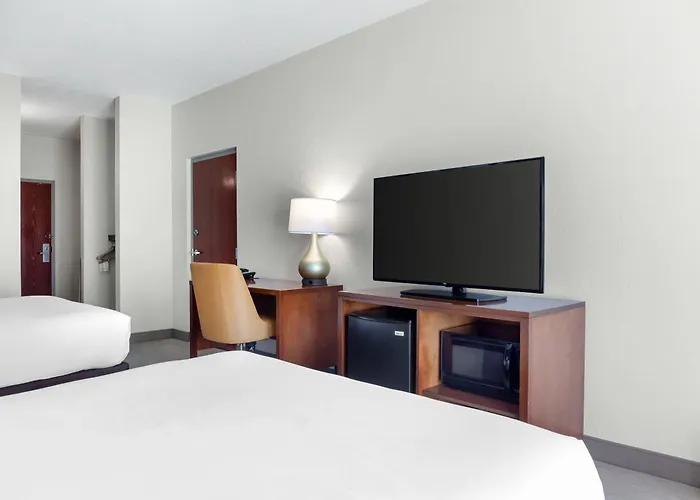 Comfort Inn & Suites Orlando North